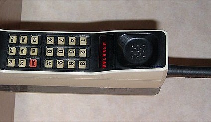 Primer teléfono móvil