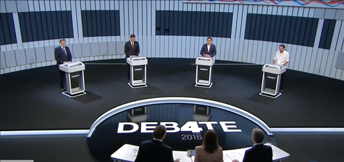 plano general de los candidatos en el debate a 4