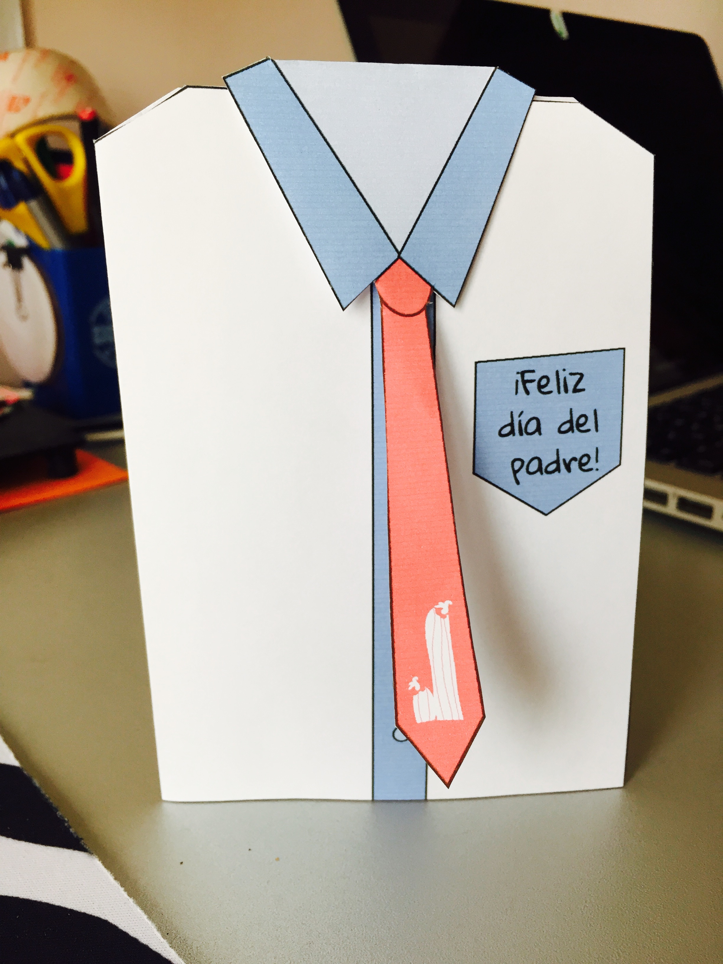 tarjeta con corbata día del padre
